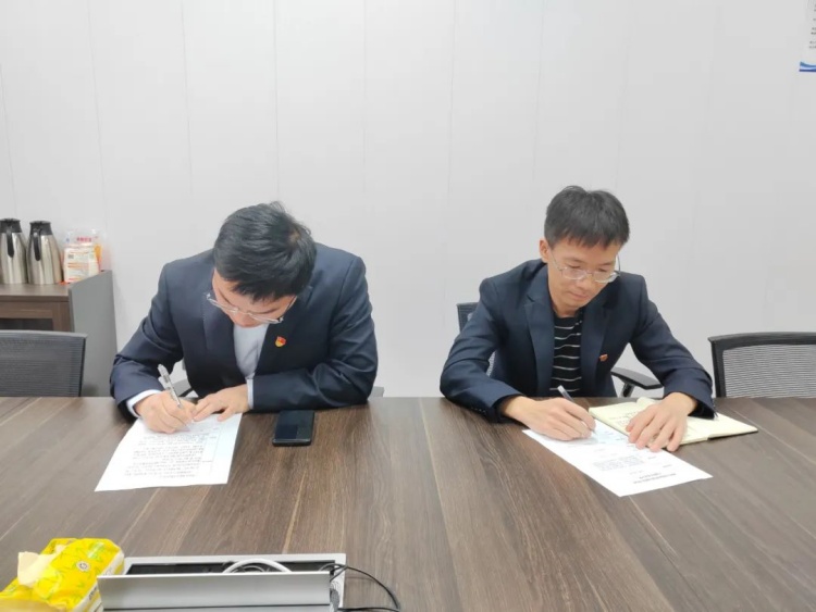 6593cc3f5ca1e.jpg 04.jpg